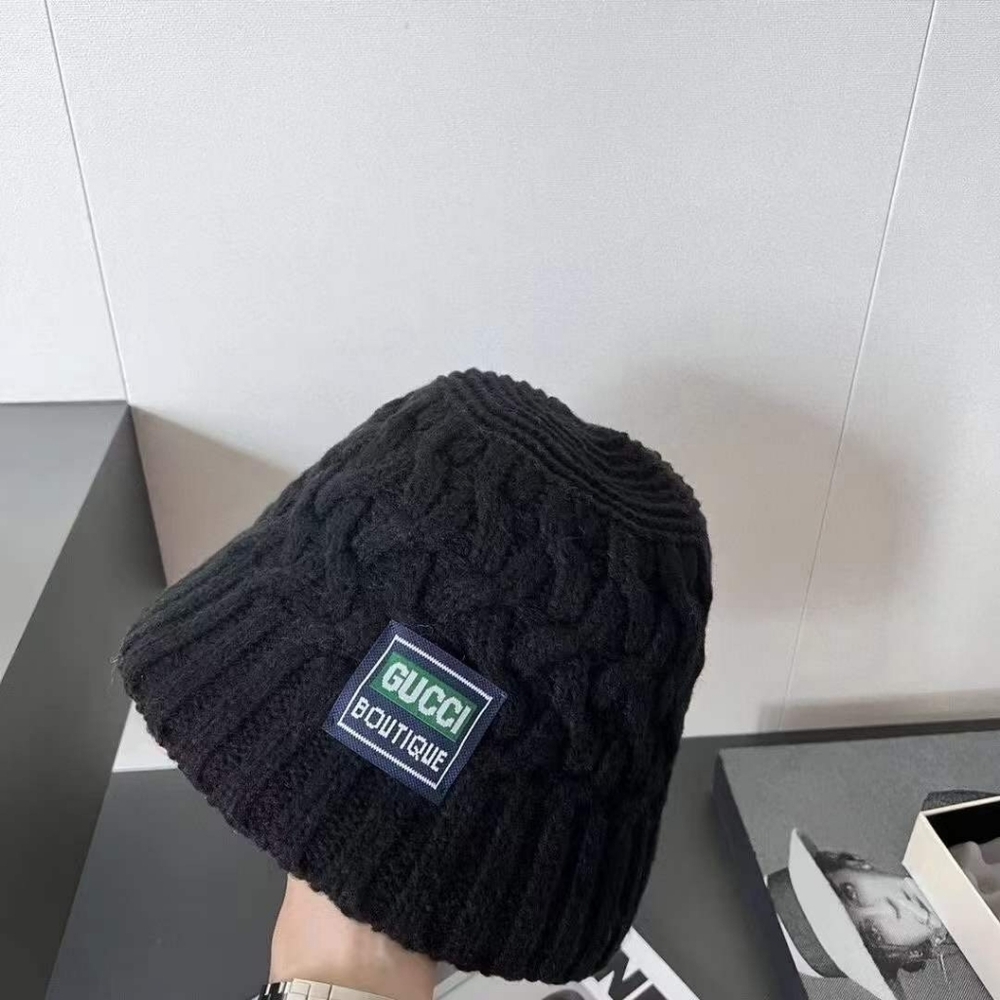 Gucci Cable Knit Bucket Hat with Boutique Patch